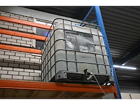 Ibc-tank met demi-water en vulpistool - afbeelding 1 van  1