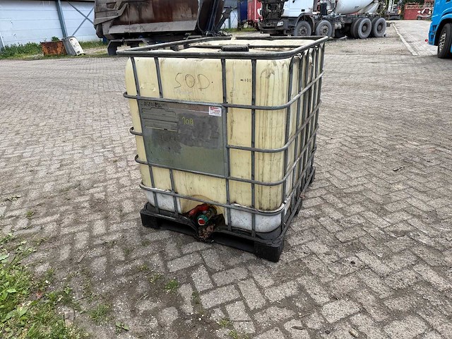 Ibc vat 1000 liter - afbeelding 1 van  8