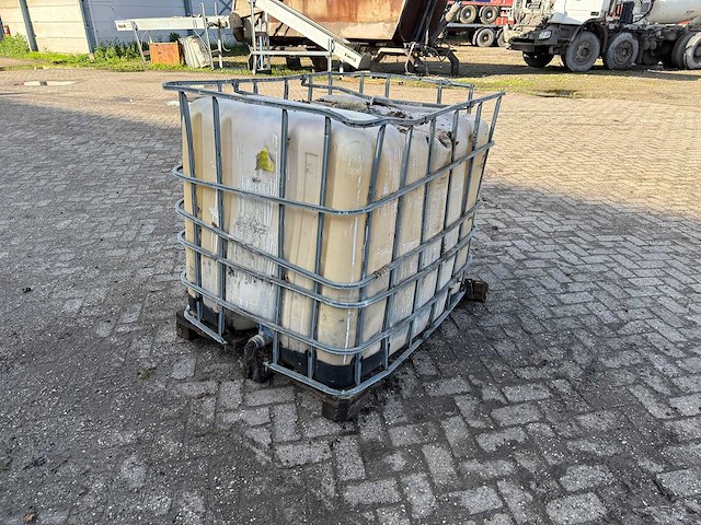 Ibc vat 1000 liter - afbeelding 1 van  8