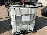 Ibc vat met pomp - afbeelding 1 van  3