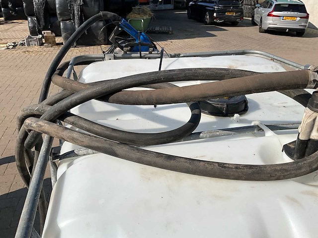 Ibc vat met pomp - afbeelding 3 van  3