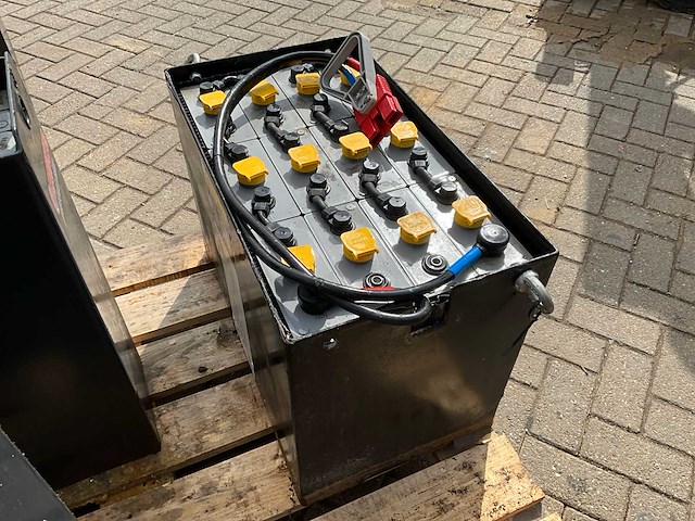 Ibcs 4 pzs320haw 24 volt tractie batterij - afbeelding 3 van  4