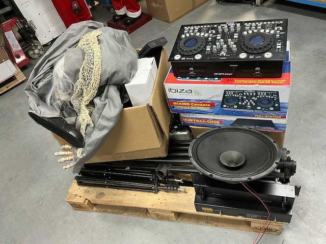 Ibiza - retour - various audio equipment - afbeelding 1 van  9
