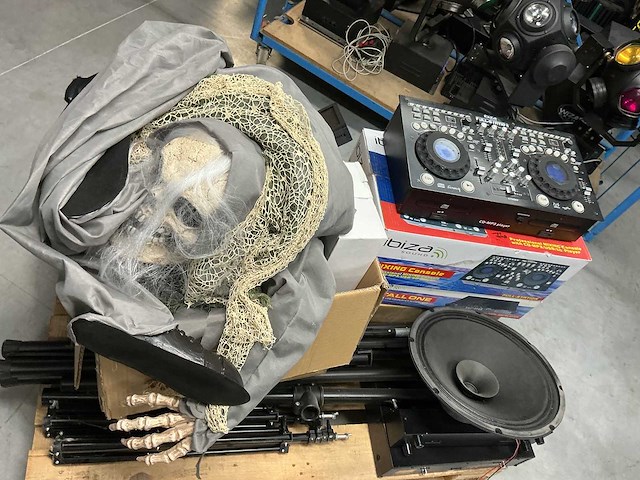 Ibiza - retour - various audio equipment - afbeelding 9 van  9