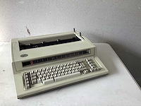 Ibm 6781 typemachine - afbeelding 1 van  3