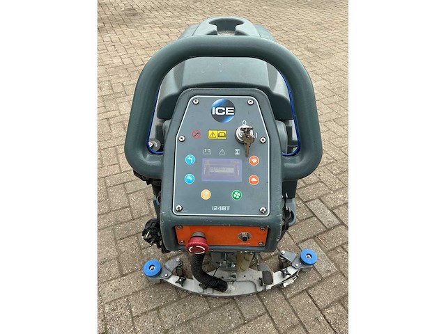 Ice i24bt schrobzuigmachine met extra set accu’s - afbeelding 2 van  12