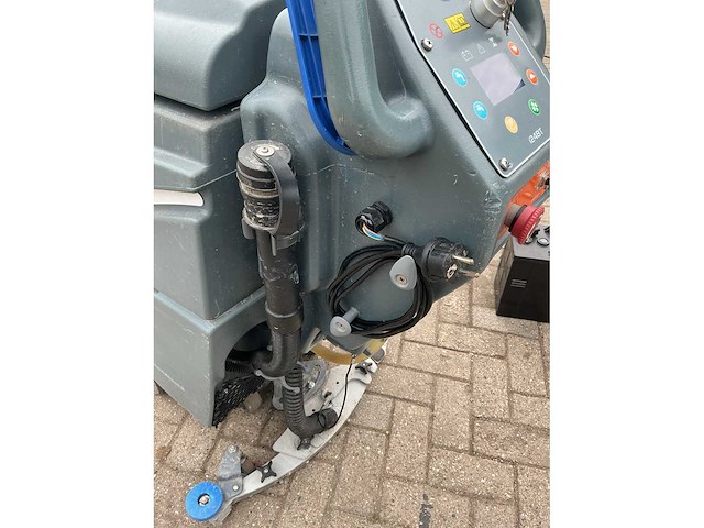 Ice i24bt schrobzuigmachine met extra set accu’s - afbeelding 4 van  12