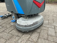 Ice i24bt schrobzuigmachine met extra set accu’s - afbeelding 7 van  12
