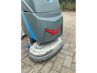 Ice i24bt schrobzuigmachine met extra set accu’s - afbeelding 8 van  12