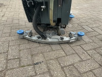 Ice i24bt schrobzuigmachine met extra set accu’s - afbeelding 11 van  12