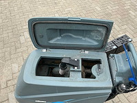 Ice i24bt schrobzuigmachine met extra set accu’s - afbeelding 15 van  23