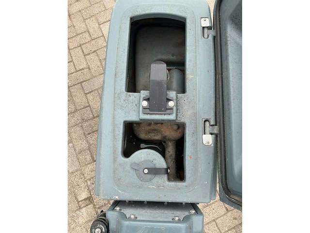 Ice i24bt schrobzuigmachine met extra set accu’s - afbeelding 16 van  23
