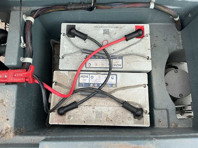 Ice i24bt schrobzuigmachine met extra set accu’s - afbeelding 18 van  23