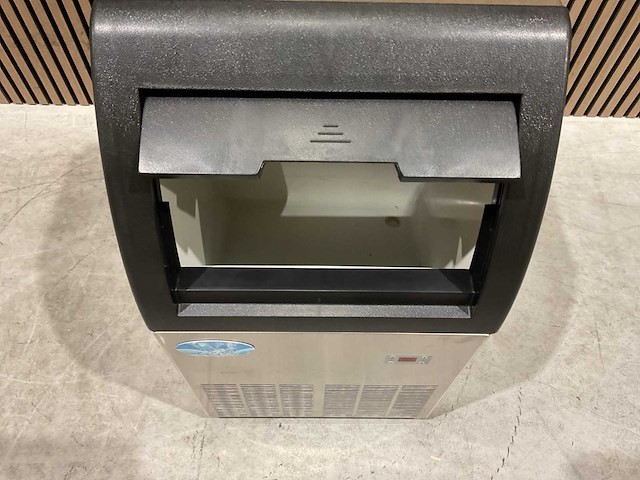 Ice maker xb40fzl ijsblokjesmachine - afbeelding 12 van  34