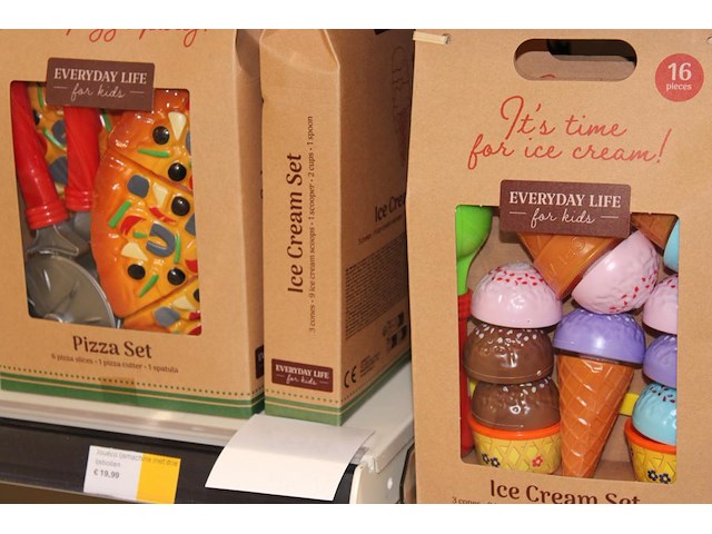 Icecream en pizza sets everyday life, zeven stuks. - afbeelding 2 van  2