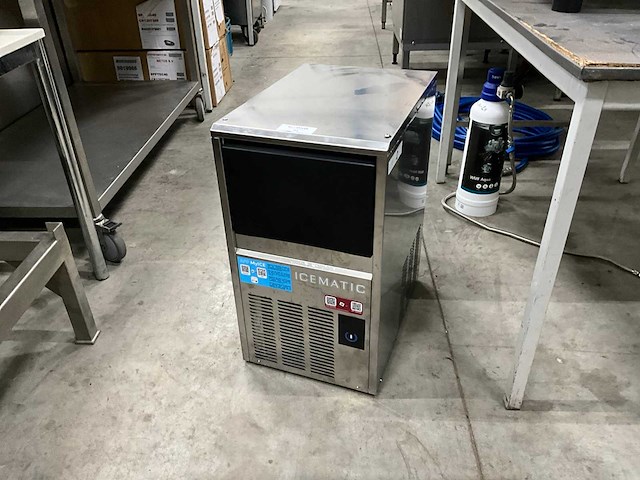 Icematic c28 ax ijsblokjesmachine - afbeelding 1 van  7