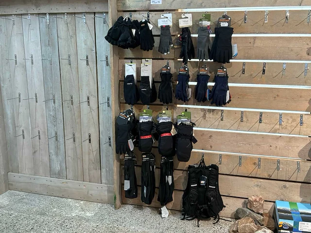 Icepeak / trekmates wandelgear - afbeelding 1 van  8