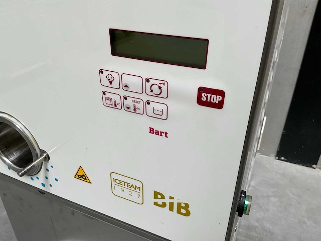 Iceteam 301 inox softijsmachine - afbeelding 6 van  7