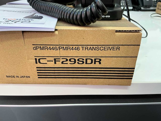 Icom ic-f729sdr walkie-talkie (3x) - afbeelding 1 van  1