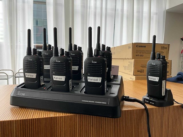 Icom walkie-talkie (7x) - afbeelding 1 van  2