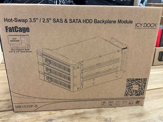 Icy dock hot swap 3.5”/2.5”| sas&sata hdd backplane module - afbeelding 2 van  2