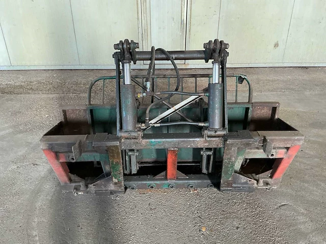 Ideaal 1.700 mm hydraulische heftruckschepbak met uitdrukschuif – fem 2a - afbeelding 7 van  13