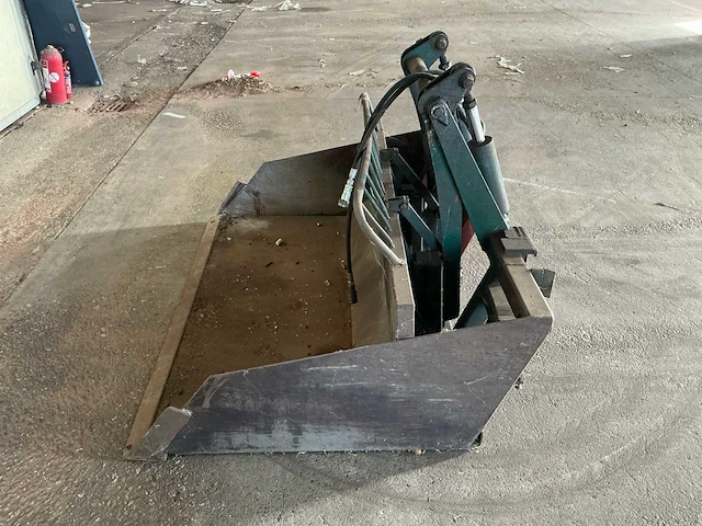 Ideaal 1.700 mm hydraulische heftruckschepbak met uitdrukschuif – fem 2a - afbeelding 7 van  13