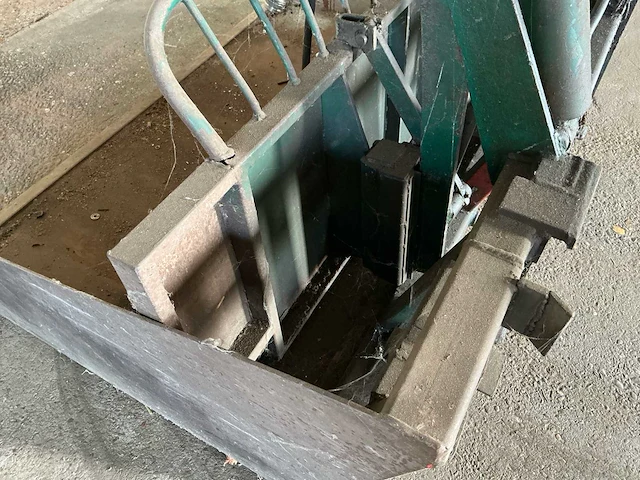 Ideaal 1.700 mm hydraulische heftruckschepbak met uitdrukschuif – fem 2a - afbeelding 13 van  13