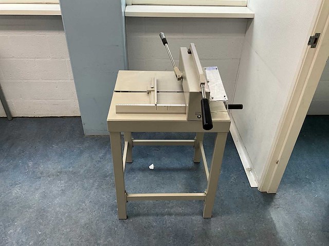 Ideal 3905 stapelsnijmachine - afbeelding 1 van  6