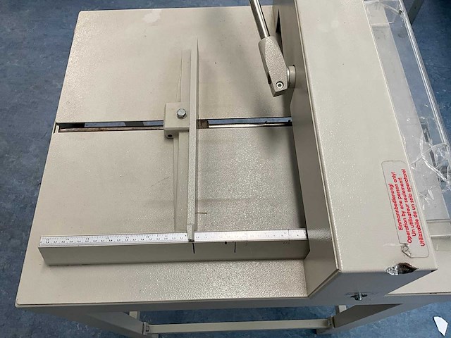 Ideal 3905 stapelsnijmachine - afbeelding 5 van  6