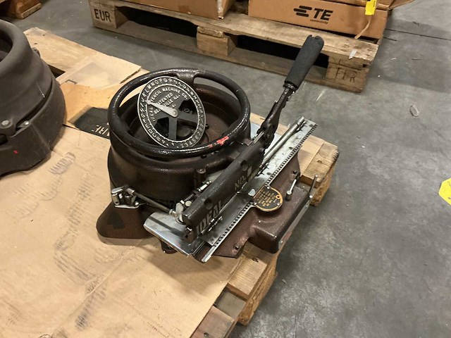 Ideal no 9 stencil machine - afbeelding 2 van  4