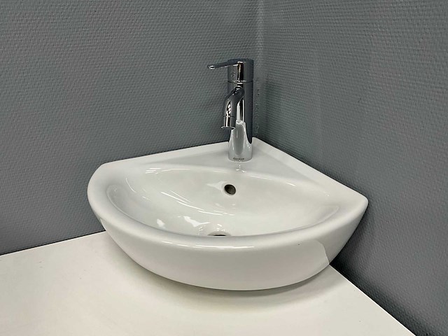 Ideal standard / damixa - hoekwastafel met wastafelkraan - afbeelding 1 van  6