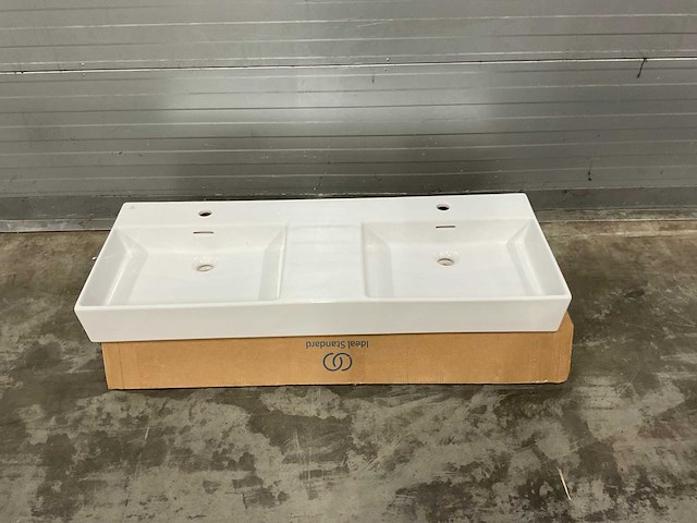 Ideal standard extra dubbele wastafel met 2 kraangaten en overloop - afbeelding 3 van  9