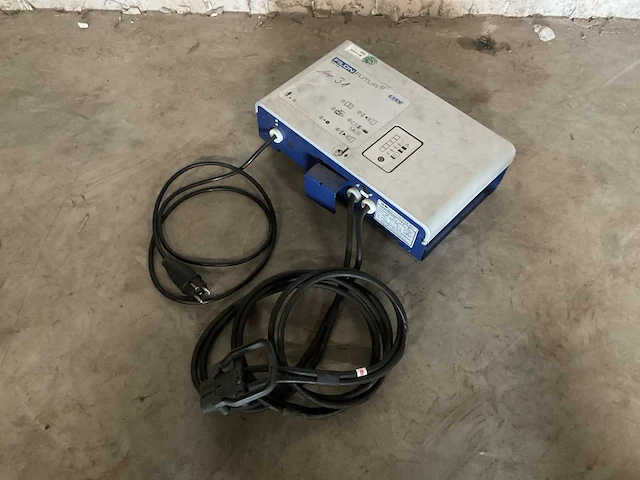 Ieg e 230 g acculader - afbeelding 1 van  3
