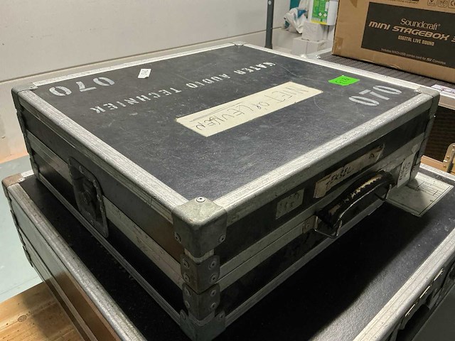 Ies - light mixing console - afbeelding 8 van  8