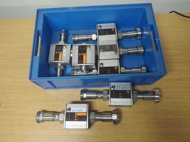 Ifm - su9000 - flowcontrollers (7x) - afbeelding 1 van  6