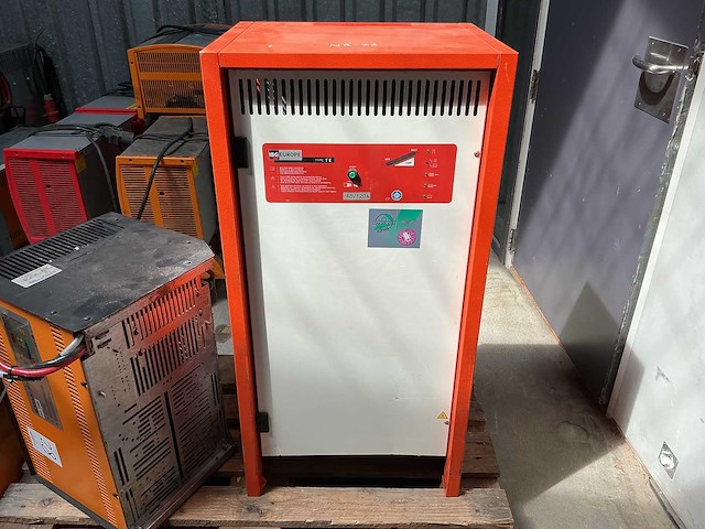 Igb europe - 48v 120a - acculaders - afbeelding 1 van  3