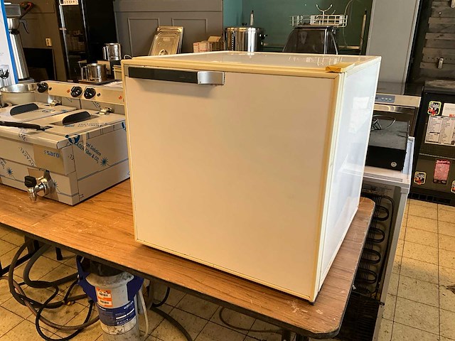 Ignis arf 910/ig koelkast - afbeelding 1 van  5