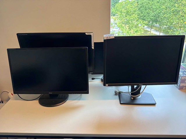 Iilyama/ dell/ philips monitor (4x) - afbeelding 1 van  2
