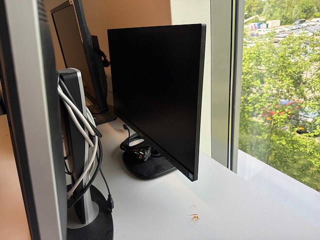 Iilyama/ dell/ philips monitor (4x) - afbeelding 2 van  2