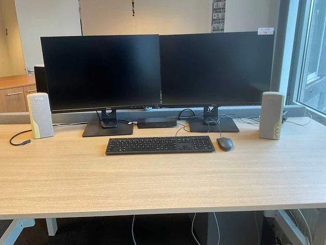 Iilyama prolite monitor (2x) - afbeelding 1 van  5