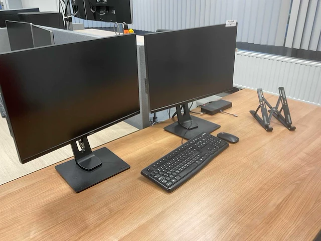 Iilyama prolite monitor (2x) - afbeelding 1 van  5
