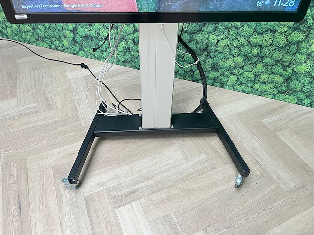 Iiyama - prolite 55" monitor met elektrisch statief - afbeelding 11 van  15