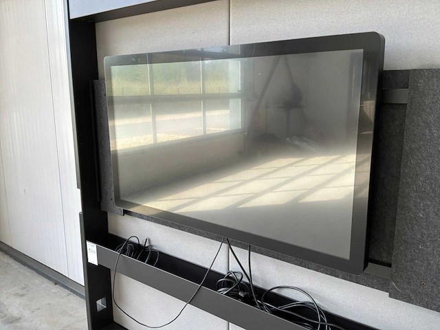 Iiyama 4 edu smartboard op verrijdbaar vitra presentatieframe - afbeelding 3 van  8