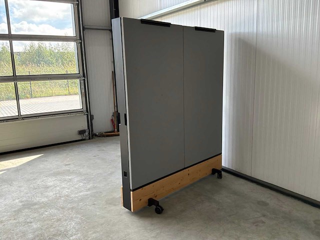 Iiyama 4 edu smartboard op verrijdbaar vitra presentatieframe - afbeelding 4 van  8