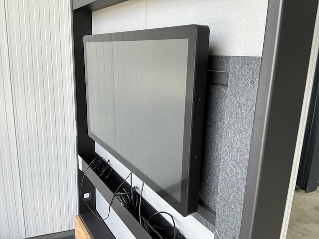 Iiyama 4 edu smartboard op verrijdbaar vitra presentatieframe - afbeelding 7 van  8