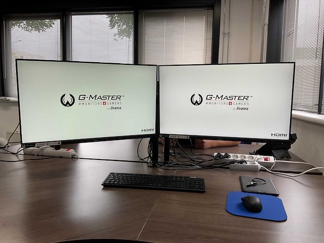 Iiyama g-master | black hawk | g2745hsu 27” monitor (2x) - afbeelding 1 van  10