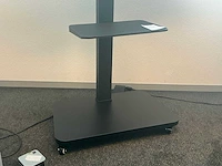 Iiyama prolite le3240s 32” monitor op mobiele vloerstandaard - afbeelding 5 van  7
