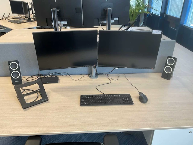 Iiyama prolite monitor (2x) - afbeelding 1 van  5