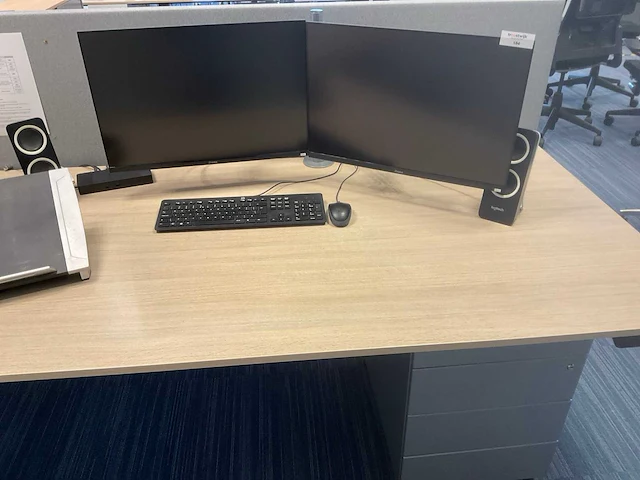 Iiyama prolite monitor (2x) - afbeelding 1 van  7
